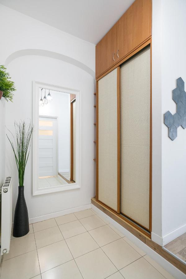 Cozy Modern Studio Green Apartment In Old Town Krasków Εξωτερικό φωτογραφία